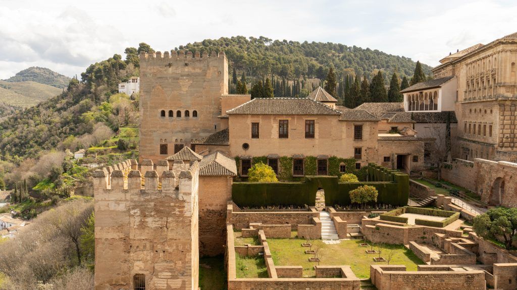 Guía completa de la Alhambra.