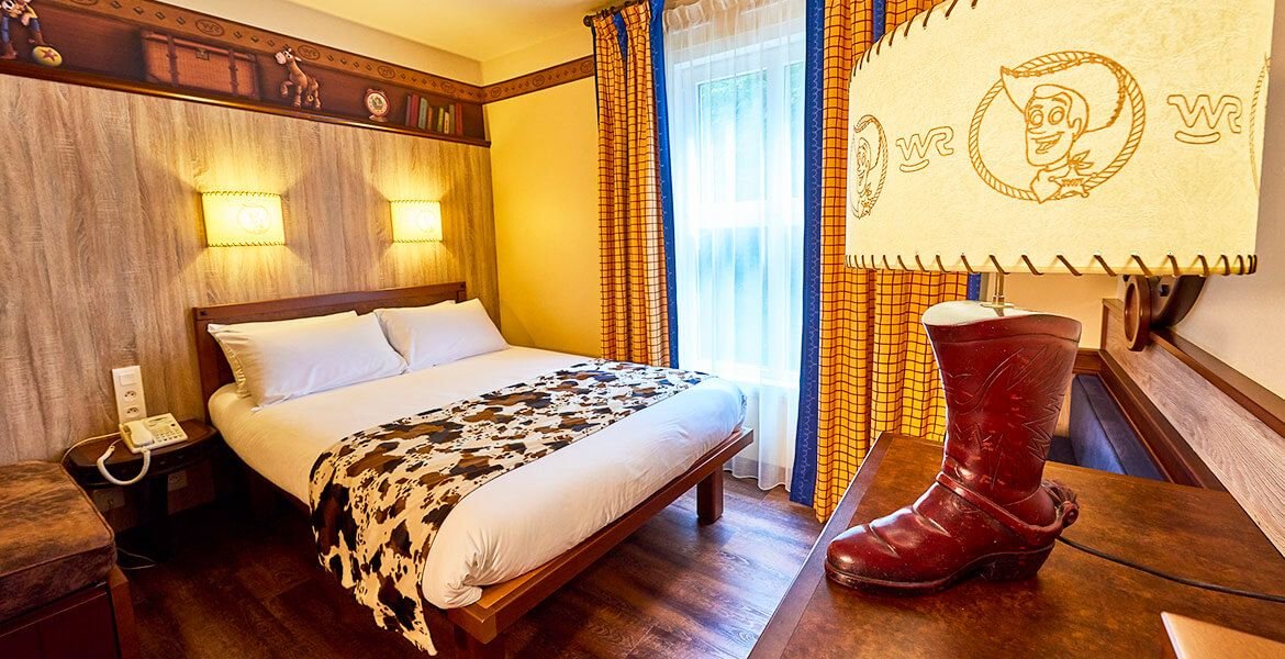 Disneys Hotel Cheyenne 1