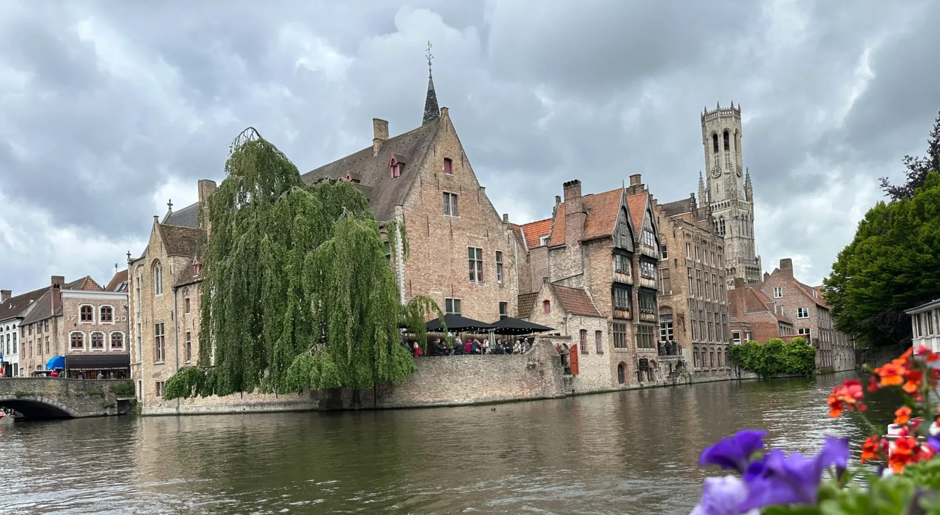 Canales de Brujas al atardecer - Ruta por Belgica en 5 dias | El viaje de Luna