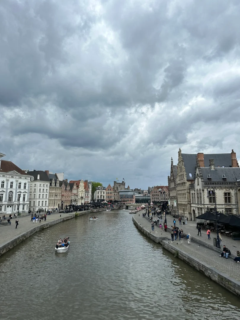 Graslei y Korenlei desde Sint Michielsbrug Gante