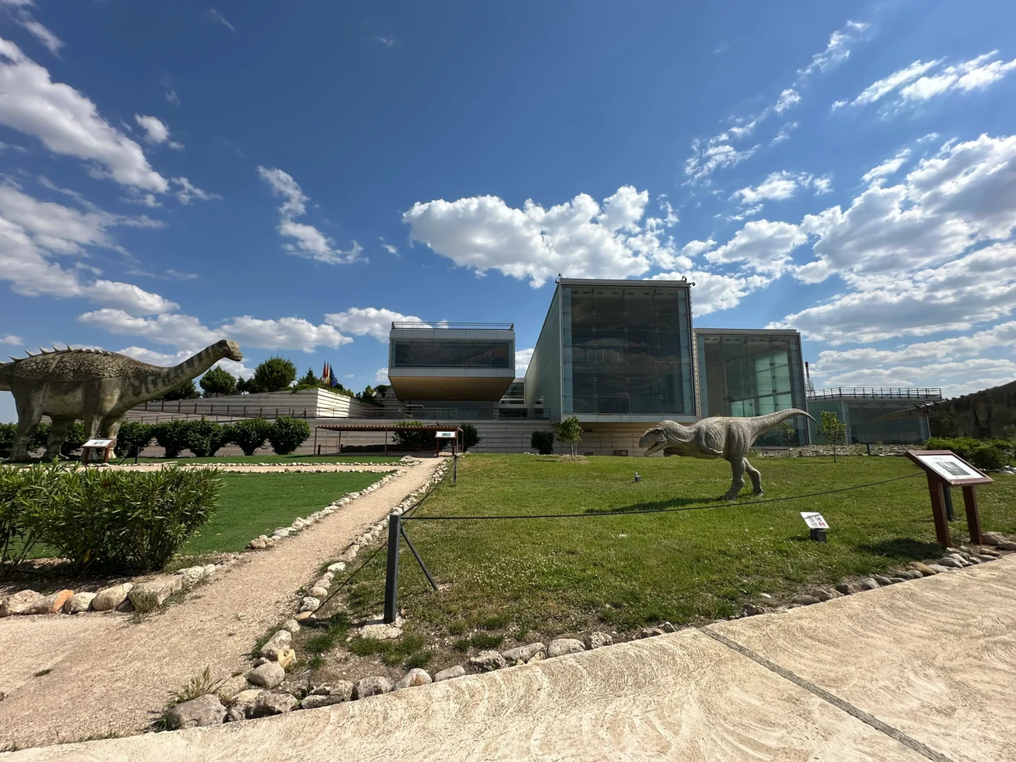 dinopolis exterior