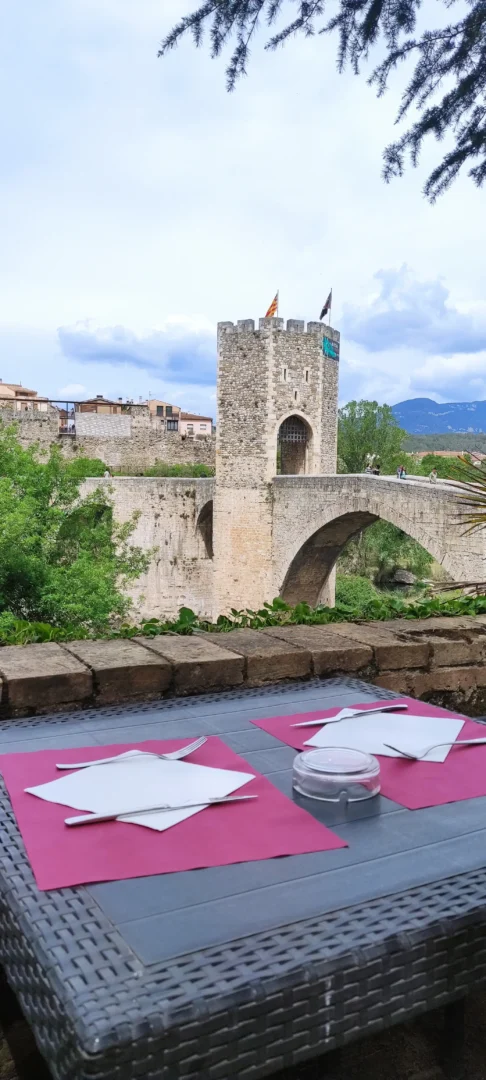 comida con vistas besalu