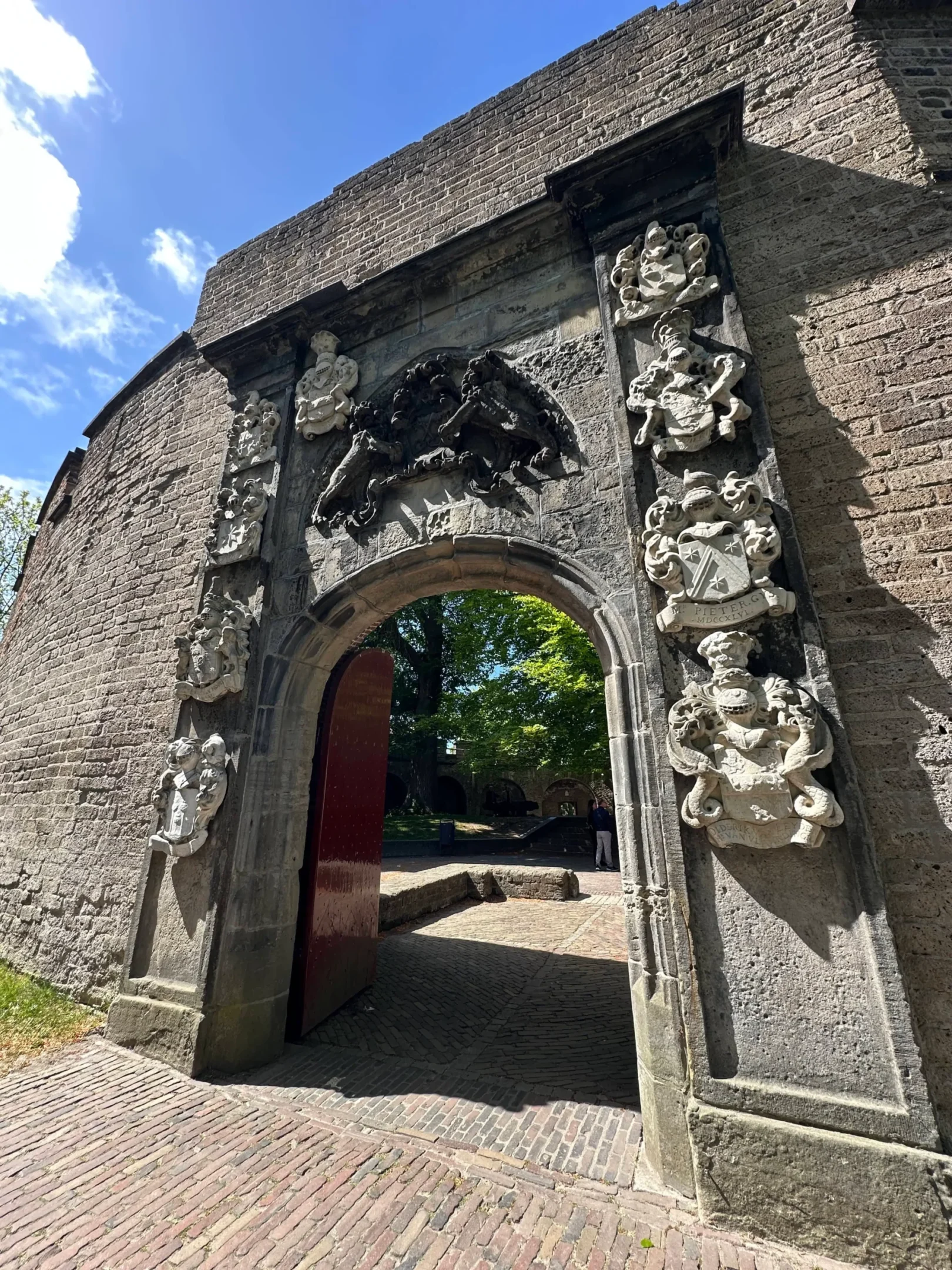 entrada fortaleza Burcht van Leiden 