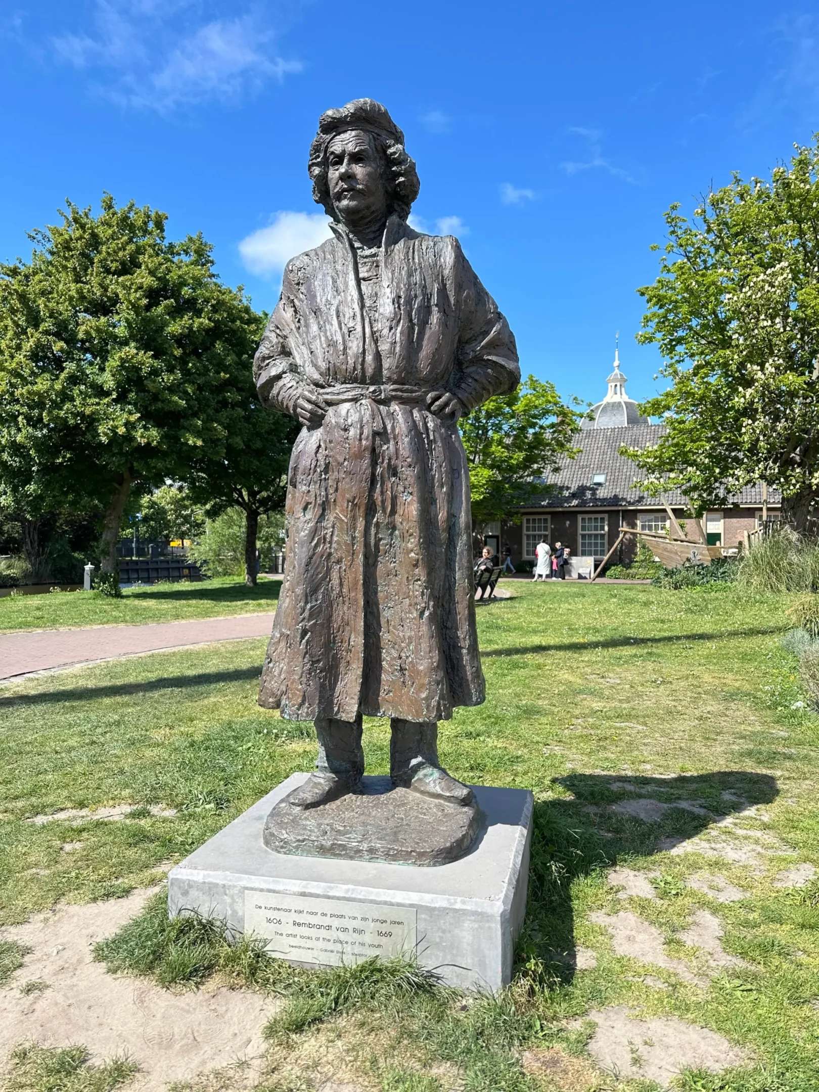 estatua de Rembrandt en Leiden